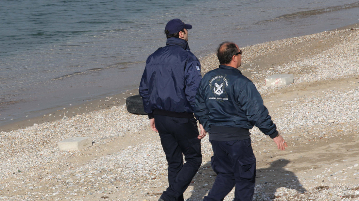 Ανασύρθηκε πτώμα ηλικιωμένου από παραλία στην Κορινθία